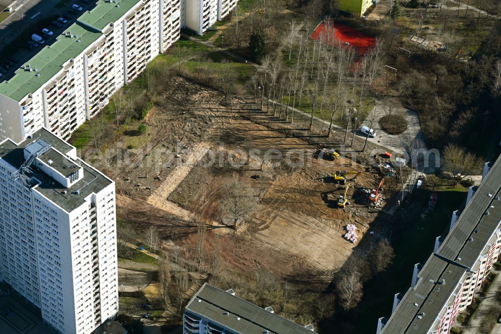 Berlin from the bird's eye view: Construction site to build a new multi-family residential complex on Raoul-Wallenberg-Strasse in the district Marzahn in Berlin, Germany