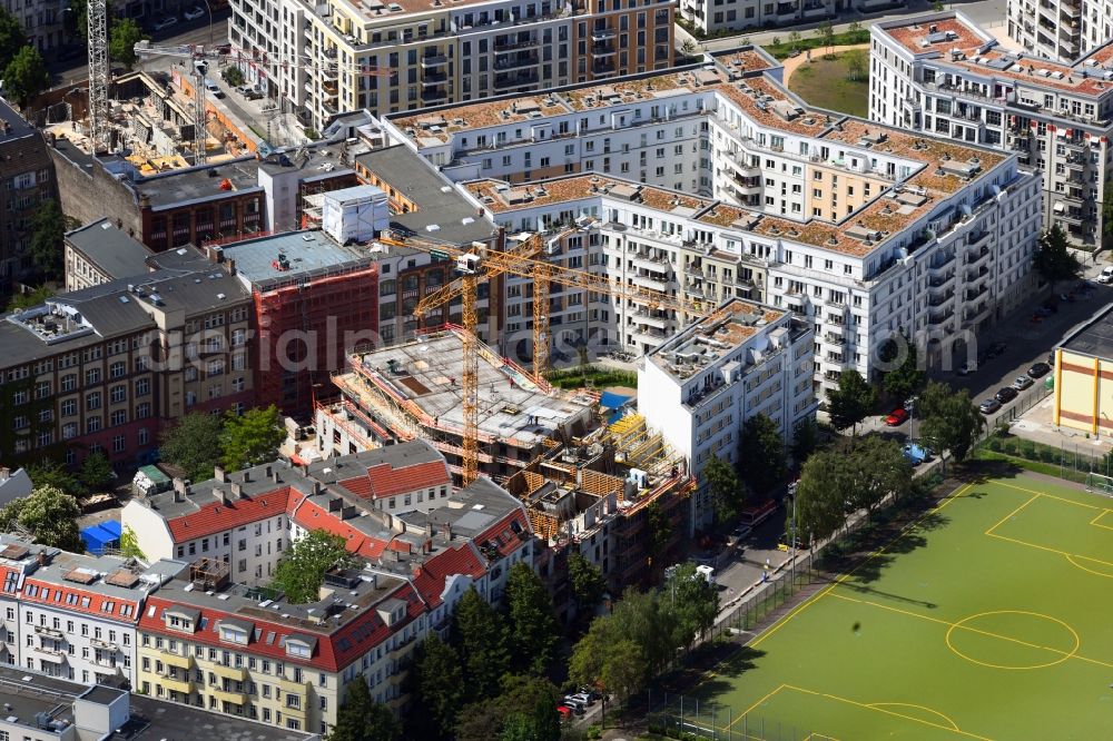 Berlin from above - Construction site to build a new multi-family residential complex the Schreibfederhoefe on Weserstrasse and Box Seven at Freudenberg- Areal on Boxhagener Strasse in the district Friedrichshain in Berlin, Germany