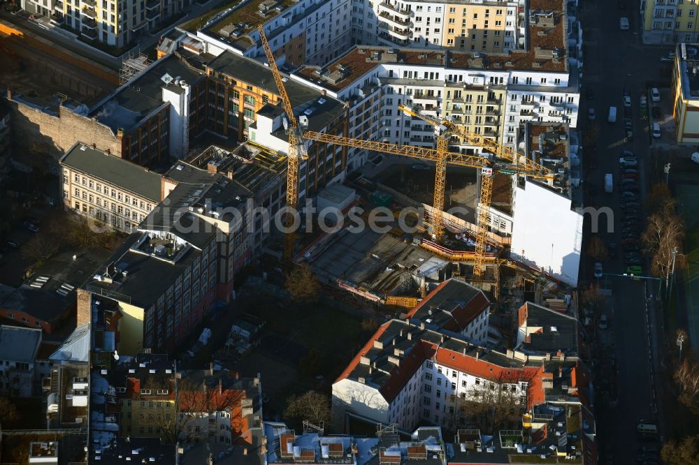 Aerial photograph Berlin - Construction site to build a new multi-family residential complex the Schreibfederhoefe on Weserstrasse in the district Friedrichshain in Berlin, Germany