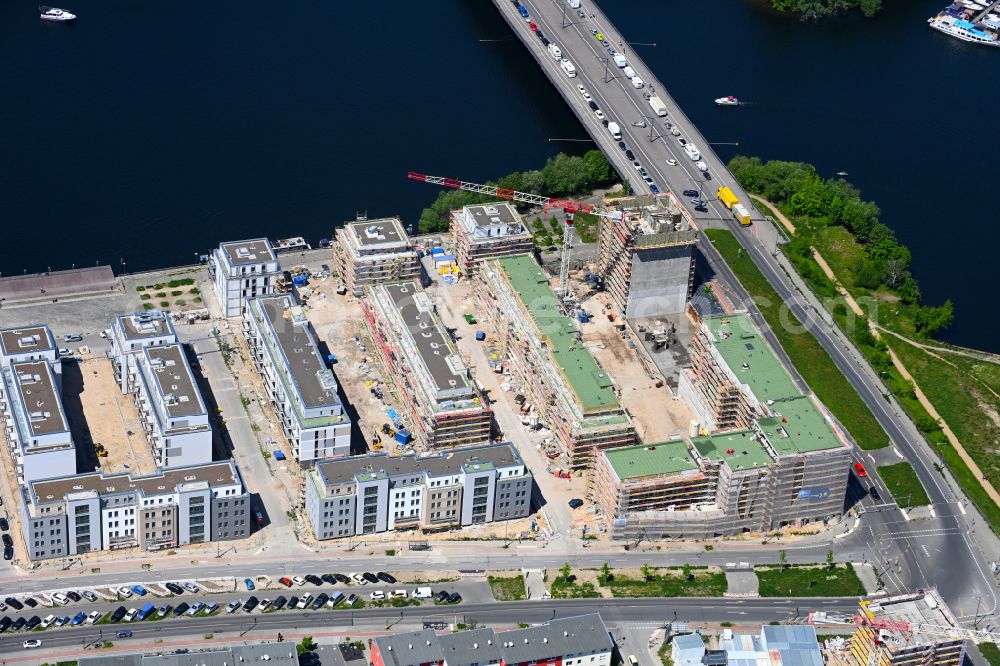 Aerial image Berlin - Residential construction site with multi-family housing development - new building Waterkant on Daumstrasse in the district Haselhorst in Berlin, Germany