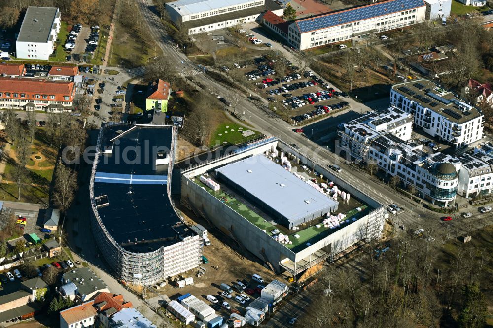 Aerial image Bernau - Construction site for the new parking garage and Mehrzweckhalle on Ladeburger Chaussee - Jahnstrasse - Ladeburger Strasse in Bernau in the state Brandenburg, Germany