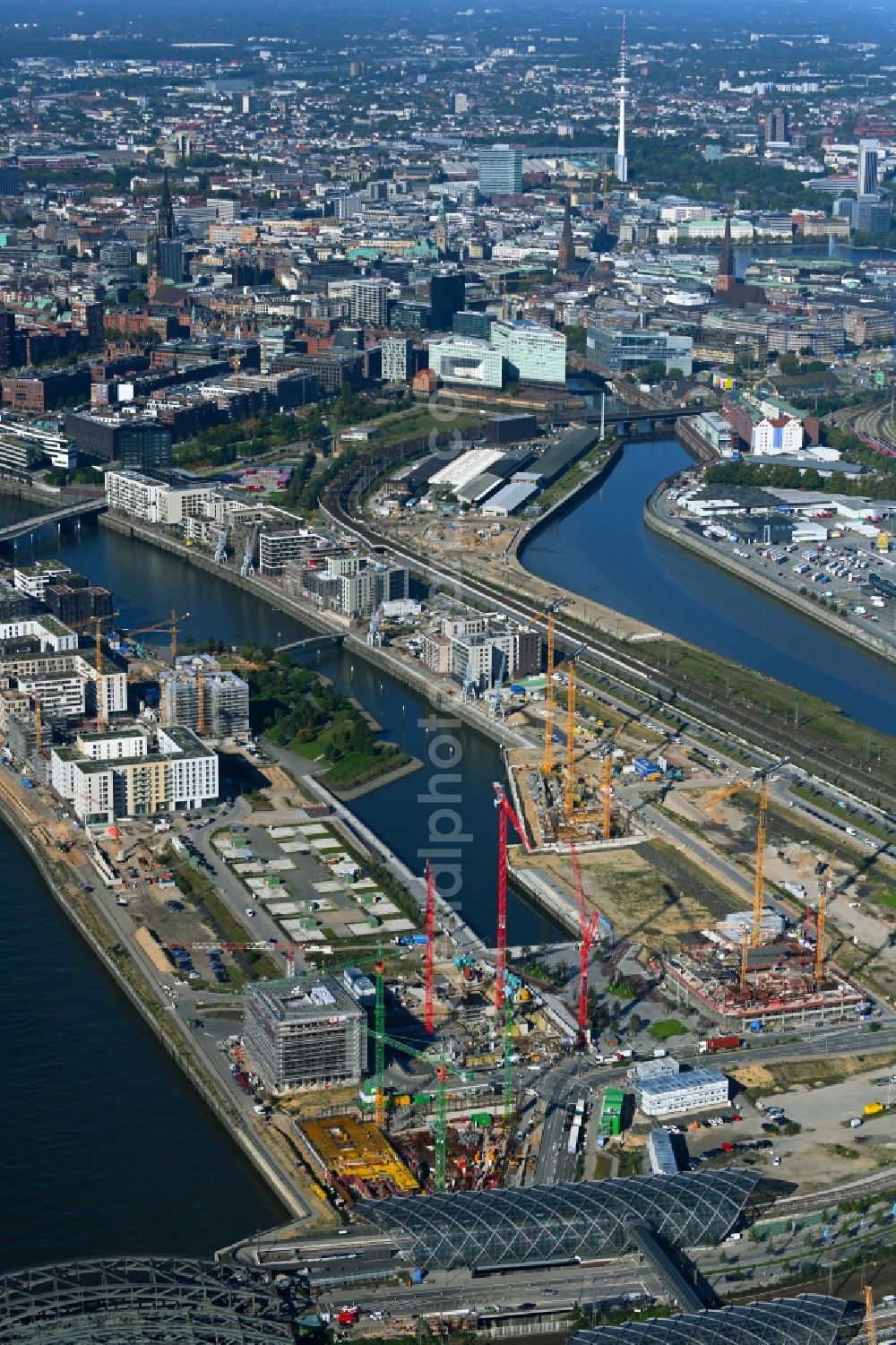 Aerial image Hamburg - Construction site for the new building of an Office building - Ensemble on Zweibrueckenstrasse - Kirchenpauerkai in the district HafenCity in Hamburg, Germany