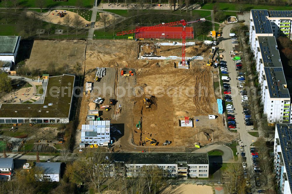 Aerial image Berlin - New construction site of the school building Gymnasium with Sporthalle on street Erich-Kaestner-Strasse in the district Kaulsdorf in Berlin, Germany