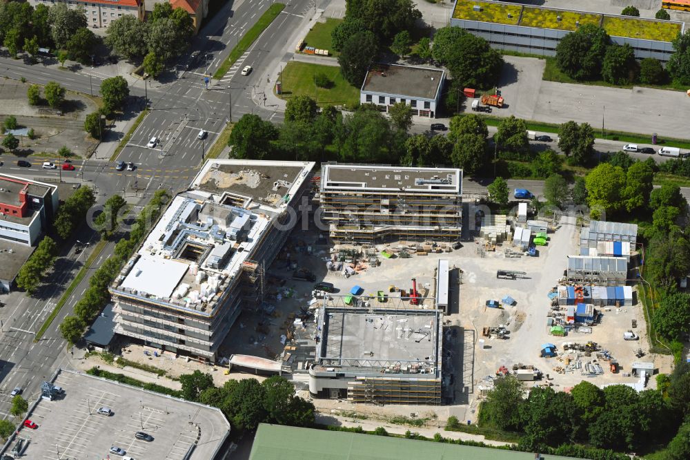 München from the bird's eye view: New construction site of the school building on Boschetsrieder Strasse corner Aidenbachstrasse in the district Obersendling in Munich in the state Bavaria, Germany