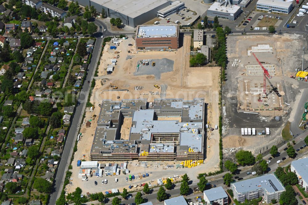 Berlin from the bird's eye view: New construction site of the school building Clay-Oberschule on Neudecker Weg and August-Froehlich-Strasse in Berlin, Germany