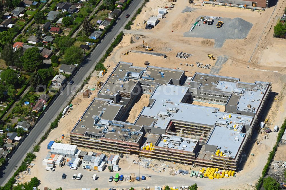 Aerial photograph Berlin - New construction site of the school building Clay-Oberschule on Neudecker Weg and August-Froehlich-Strasse in Berlin, Germany
