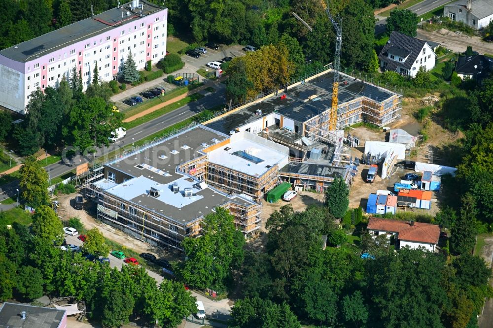 Bernau from above - New construction site of the school building Evangelischen Grundschule on street Ladeburger Chaussee in Bernau in the state Brandenburg, Germany