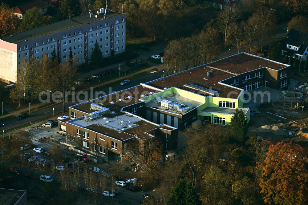Bernau from above - New construction site of the school building Evangelischen Grundschule on street Ladeburger Chaussee in Bernau in the state Brandenburg, Germany