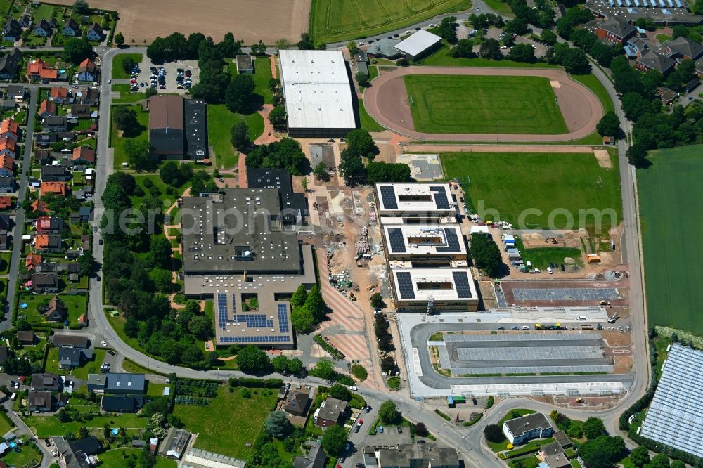 Rinteln from the bird's eye view: New construction site of the school building einer IGS - Integrierten Gesamtschule on Paul-Erdniss-Strasse in Rinteln in the state Lower Saxony, Germany