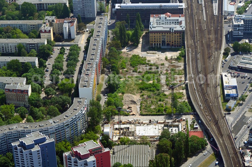 Aerial image Berlin - Construction site for a new school building on the Julius-Pintsch wasteland between Krautstrasse - Lange Strasse and Andreasstrasse in Berlin, Germany