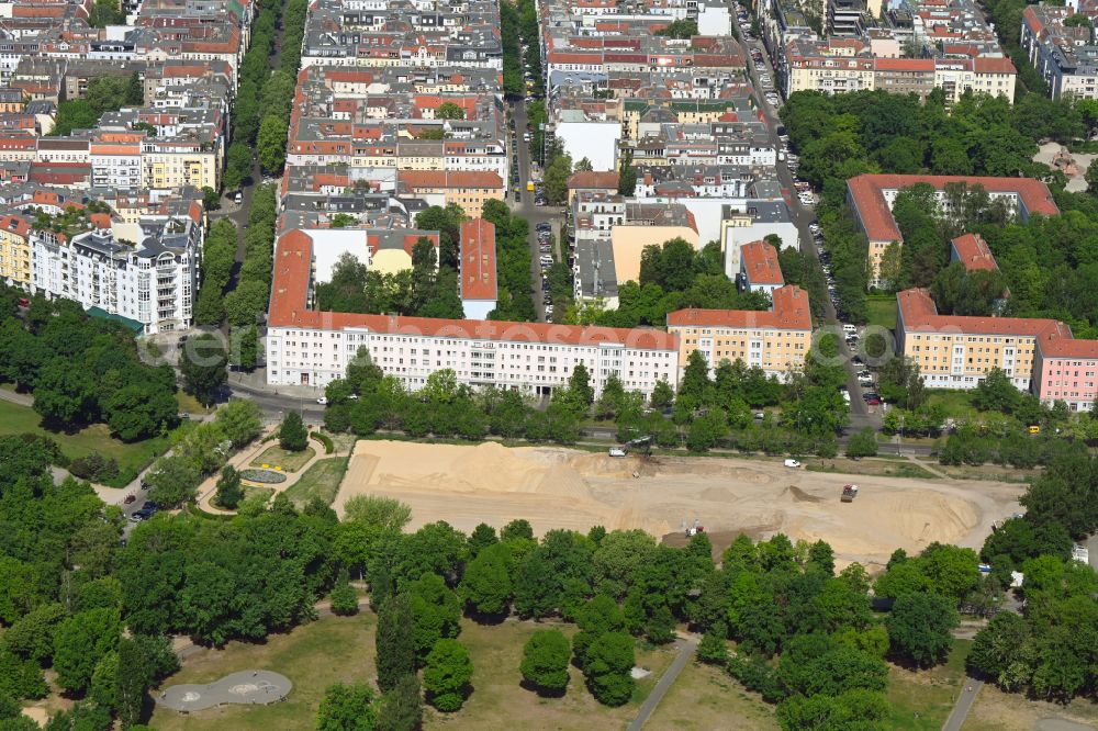 Berlin from the bird's eye view: New construction site of the school building Kniprodestrasse on street Margarete-Sommer-Strasse in the district Prenzlauer Berg in Berlin, Germany