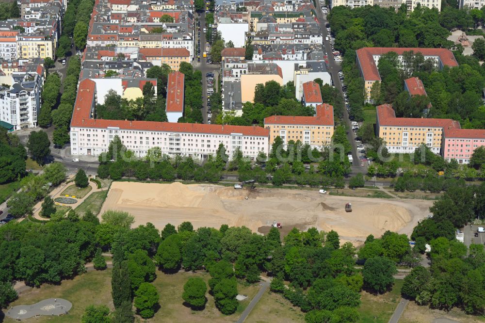 Aerial image Berlin - New construction site of the school building Kniprodestrasse on street Margarete-Sommer-Strasse in the district Prenzlauer Berg in Berlin, Germany