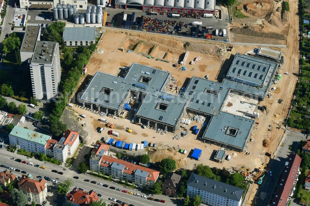 Regensburg from the bird's eye view: New construction site of the school building of Kreuzschule on Pruefeninger Strasse in Regensburg in the state Bavaria, Germany