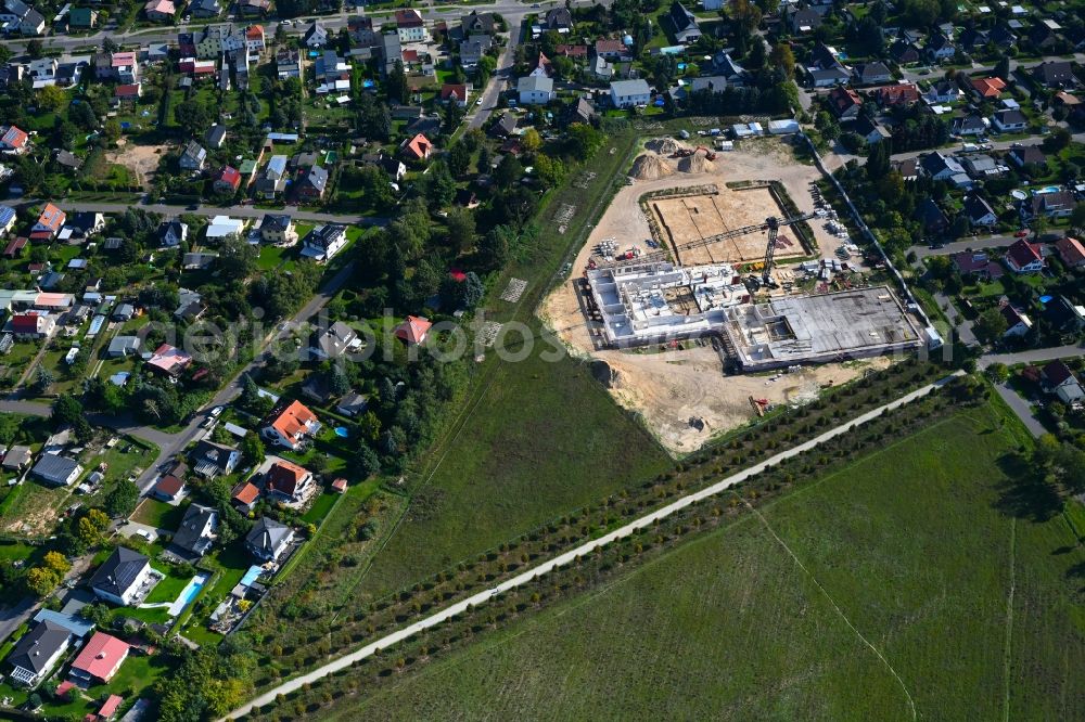 Aerial photograph Fredersdorf-Vogelsdorf - New construction site of the school building on Landstrasse - Lenbachstrasse in Fredersdorf-Vogelsdorf in the state Brandenburg, Germany
