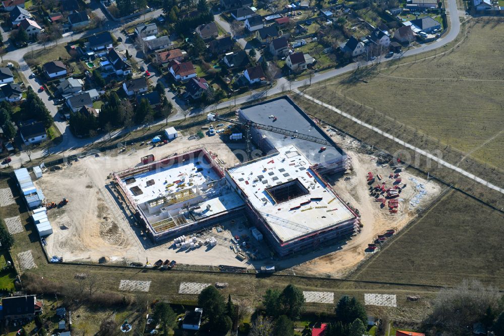 Aerial image Fredersdorf-Vogelsdorf - New construction site of the school building on Landstrasse - Lenbachstrasse - Richard-Jaensch-Strasse in Fredersdorf-Vogelsdorf in the state Brandenburg, Germany