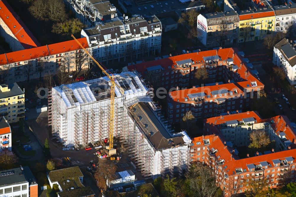 Berlin from the bird's eye view: New construction site of the school building Luise-Henriette-Gymnasium on Germaniastrasse - Goetzstrasse in the district Tempelhof in Berlin, Germany