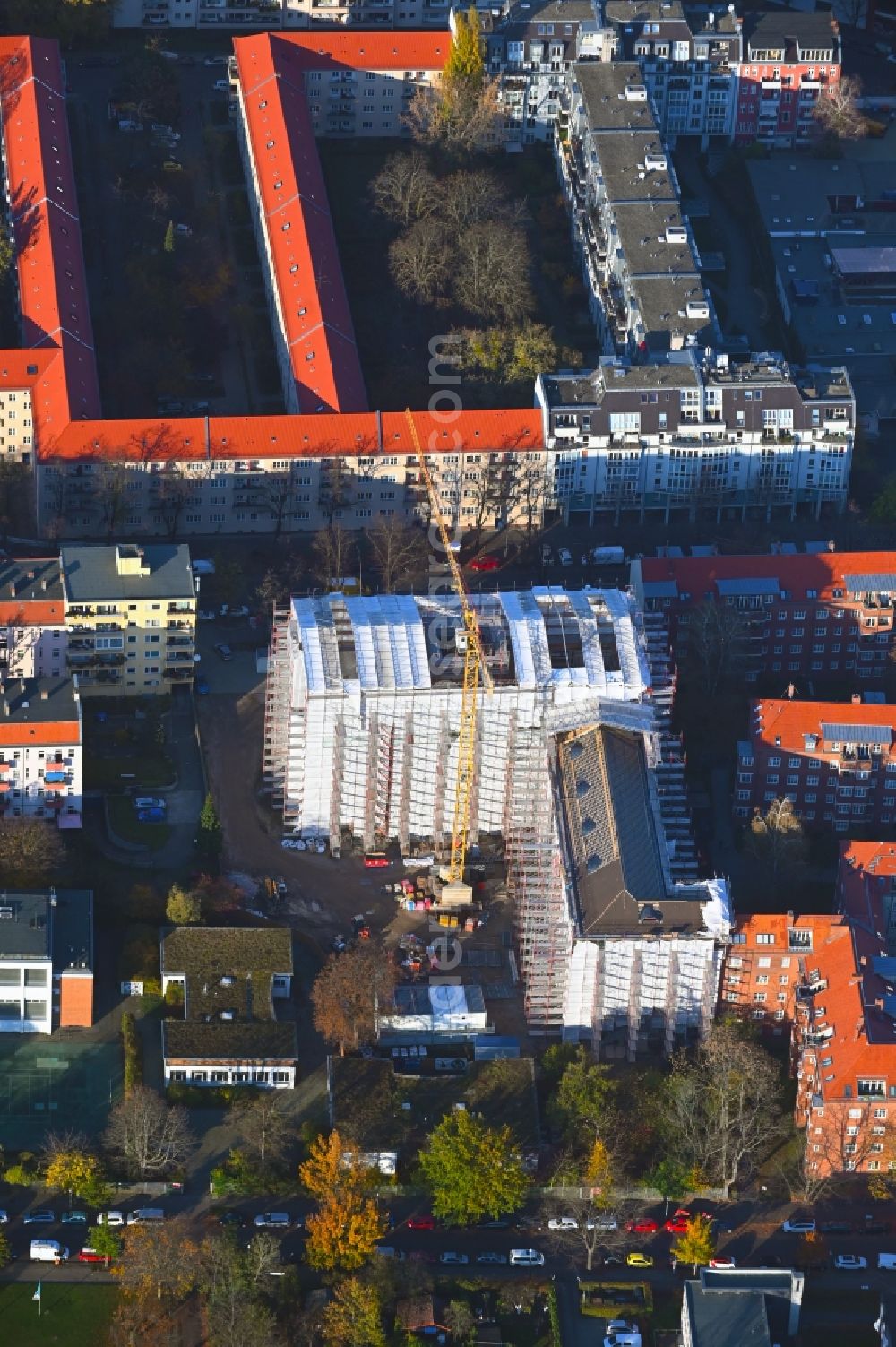 Aerial photograph Berlin - New construction site of the school building Luise-Henriette-Gymnasium on Germaniastrasse - Goetzstrasse in the district Tempelhof in Berlin, Germany