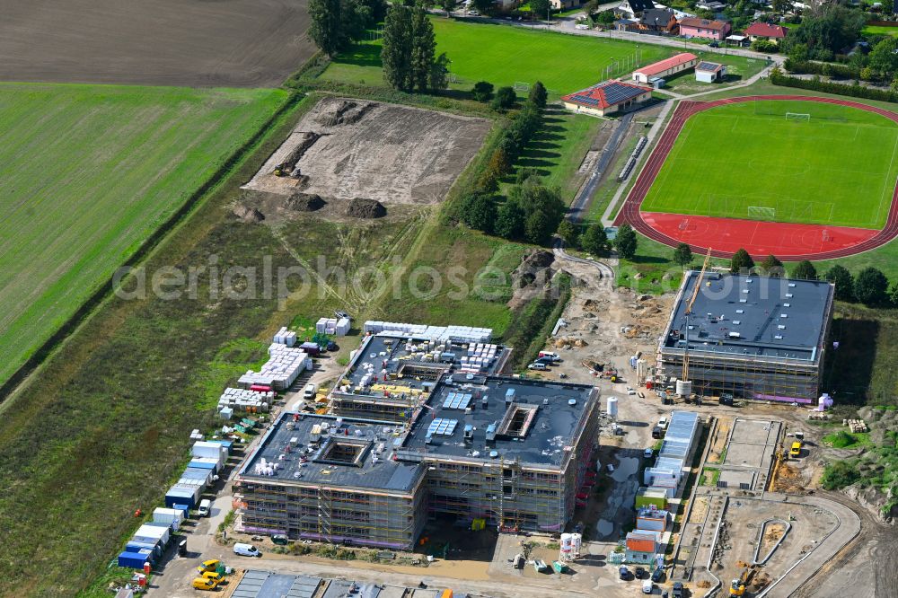 Aerial photograph Altlandsberg - New construction site of the school building Neuer Schulcampus on street Fredersdorfer Chaussee in Altlandsberg in the state Brandenburg, Germany