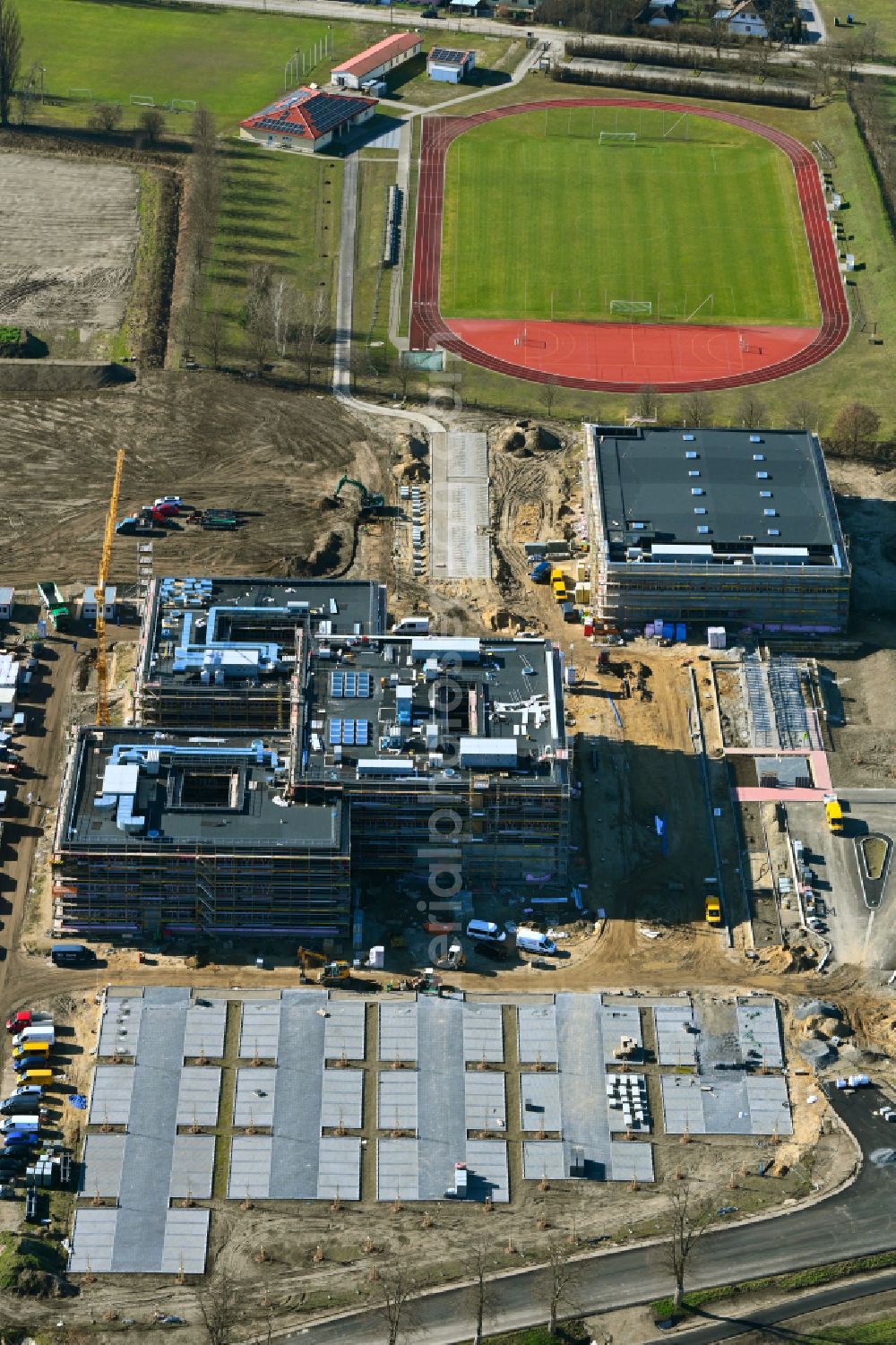 Aerial photograph Altlandsberg - New construction site of the school building Neuer Schulcampus on street Fredersdorfer Chaussee in Altlandsberg in the state Brandenburg, Germany
