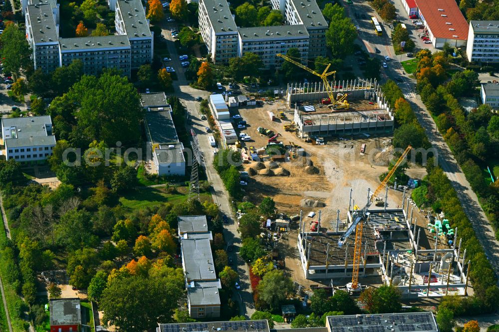 Berlin from the bird's eye view: new construction site of the school building on Naumburger Ring in the district Hellersdorf in Berlin, Germany