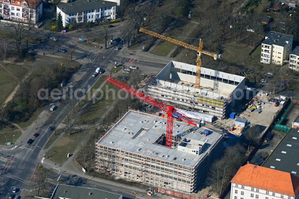 Aerial image Berlin - New construction site of the school building 32. Schule (Grundschule) on street Hohenzollernring - Fehrbelliner Tor - Askanierring in the district Spandau in Berlin, Germany