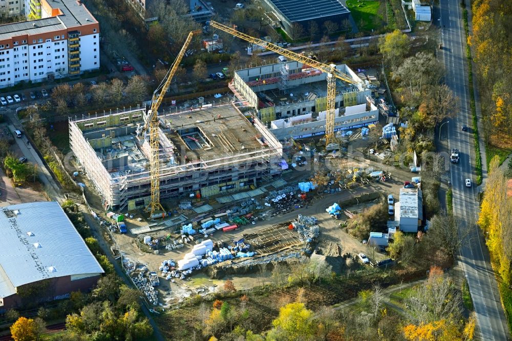 Aerial photograph Berlin - New construction site of the school building Sekundarschule Wartiner Strasse in the district Neu-Hohenschoenhausen in Berlin, Germany