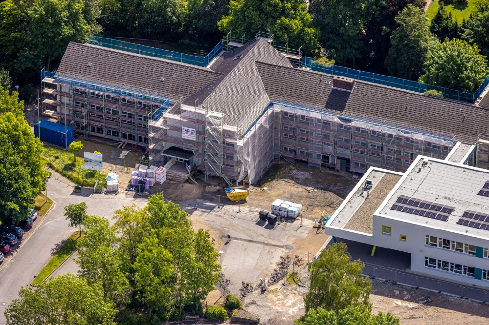 Werl from the bird's eye view: New construction site of the school building on Walburgisschule at the street Paul-Gerhardt-Strasse in Werl at Ruhrgebiet in the state North Rhine-Westphalia, Germany