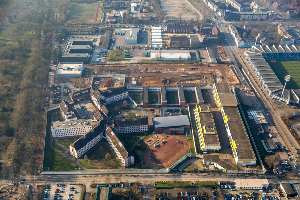 Aerial photograph Bochum - New construction Social Therapeutic Institute on the site of prison premises and security fencing of the prison on Kruemmede in Bochum in the state North Rhine-Westphalia, Germany