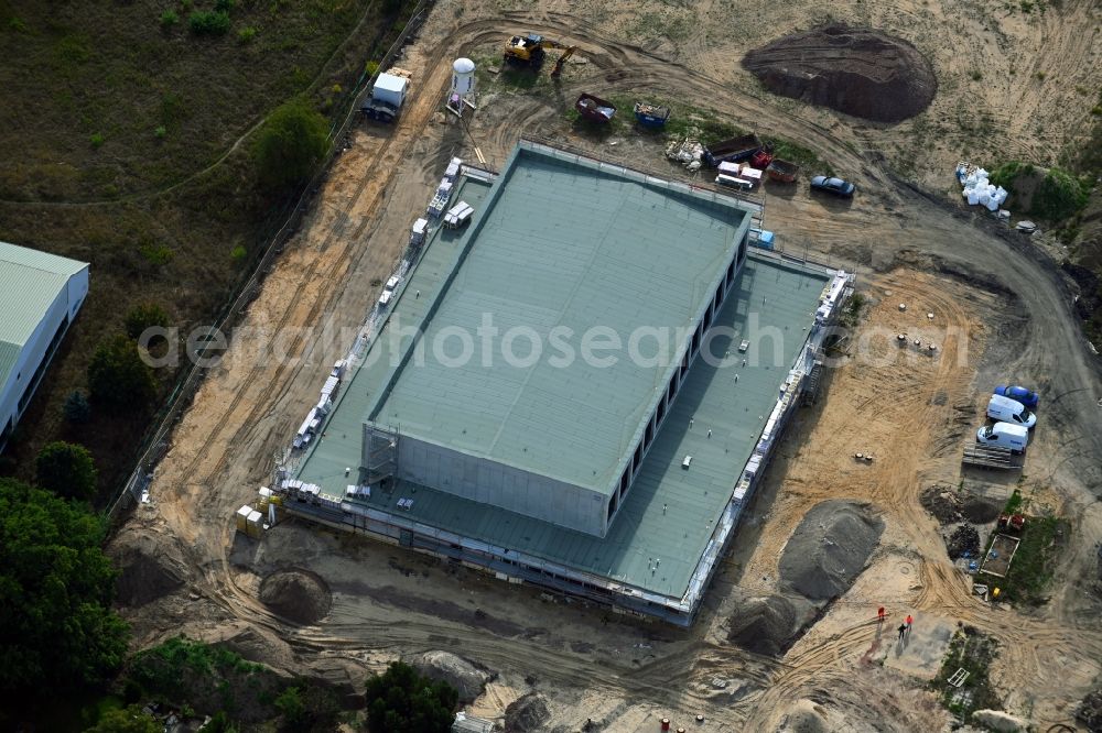Stahnsdorf from above - Construction site for the new sports hall of Lindenhof-Grundschule Stahnsdorf on Schulstrasse in Stahnsdorf in the state Brandenburg, Germany
