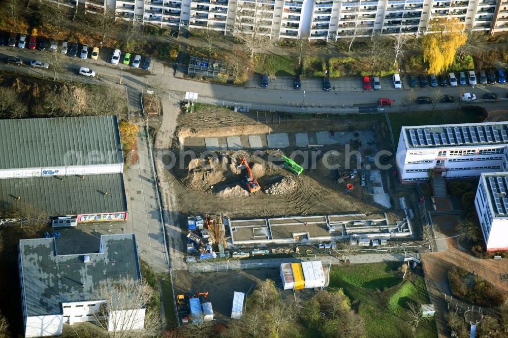 Berlin from the bird's eye view: Construction site for the new sports hall on Teterower Ring in the district Hellersdorf in Berlin, Germany