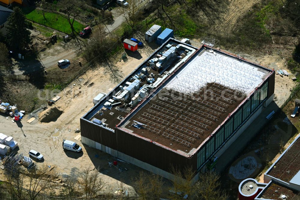 Aerial photograph Berlin - Construction site for the new sports hall Typensporthalle (TSH) on street Heerstrasse - Bergedorfer Strasse in the district Kaulsdorf in Berlin, Germany