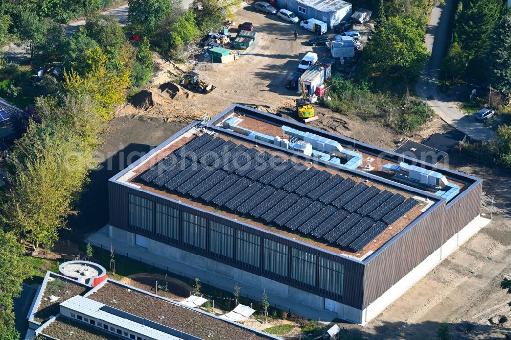 Aerial photograph Berlin - Construction site for the new sports hall Typensporthalle (TSH) on street Heerstrasse - Bergedorfer Strasse in the district Kaulsdorf in Berlin, Germany