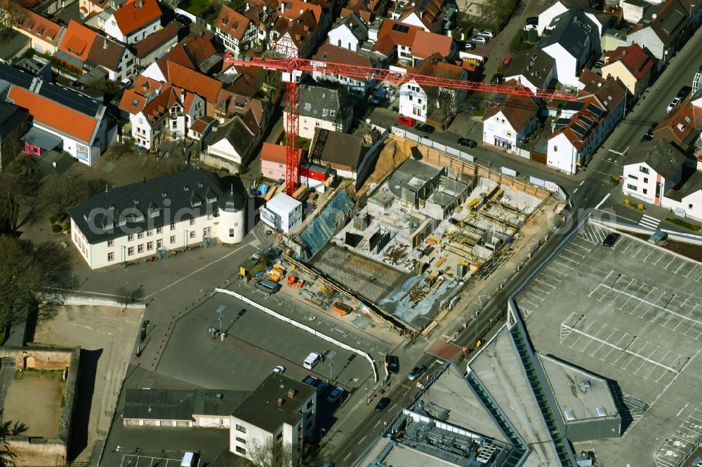 Aerial photograph Hofheim am Taunus - Construction site for the new building city library on Kellereiplatz corner of Elisabethenstrasse - Pfarrgasse in Hofheim am Taunus in the state Hesse, Germany