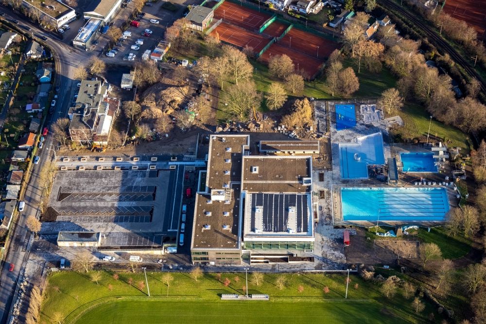 Aerial image Düsseldorf - Construction for the new building of the spa and swimming pool at the swimming pool of Recreation Allwetterbad Flingern in the district Flingern-Nord in Duesseldorf in the state North Rhine-Westphalia, Germany