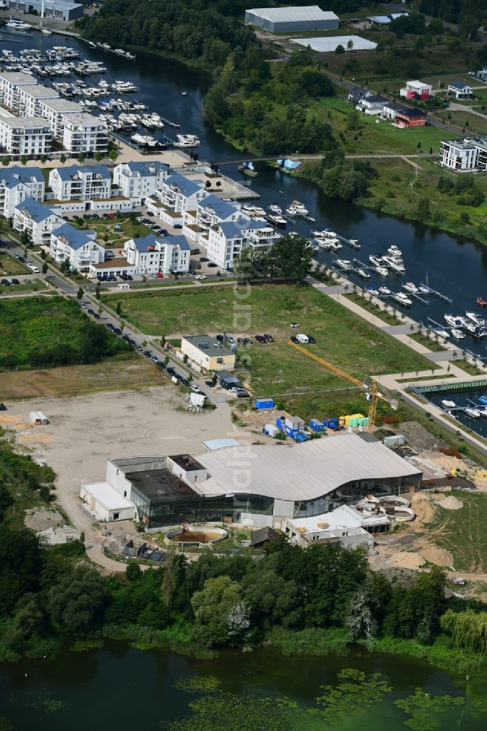 Werder (Havel) from the bird's eye view: Construction for the new building of the spa and swimming pool at the swimming pool of Recreation Havel-Therme Zum Grossen Zernsee in Werder (Havel) in the state Brandenburg, Germany