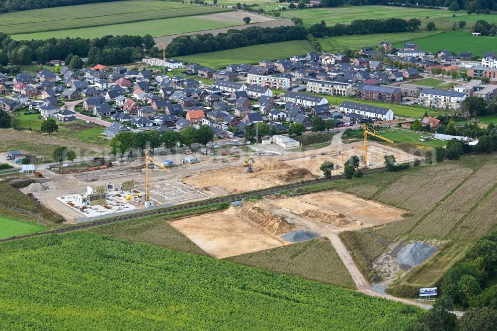 Stade from the bird's eye view: Construction site for the new building complex of the education and training center in the district Riensfoerde in Stade in the state Lower Saxony, Germany