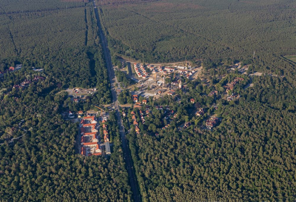 Aerial image Beelitz - Residential area construction site of a mixed development with multi-family houses and single-family houses- New building at the Quartier Beelitz-Heilstaetten in Beelitz in the state Brandenburg, Germany
