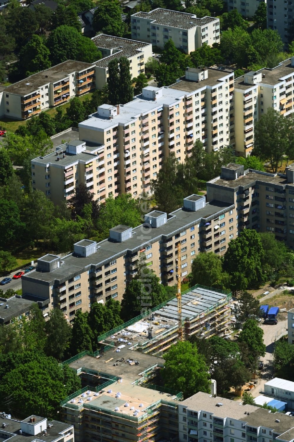 Aerial photograph Berlin - Construction site for the multi-family residential building on Heidelaeuferweg in the district Buckow in Berlin, Germany