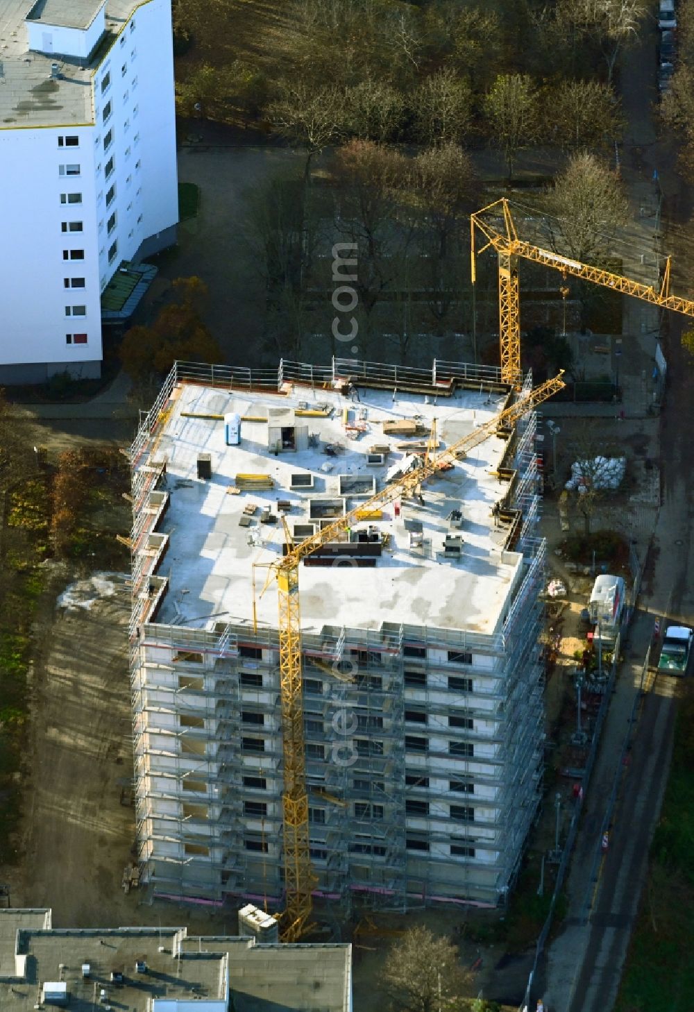 Aerial photograph Berlin - Construction site for the new construction of an apartment building on Bruchstueckegraben in the Maerkisches Viertel district in Berlin, Germany