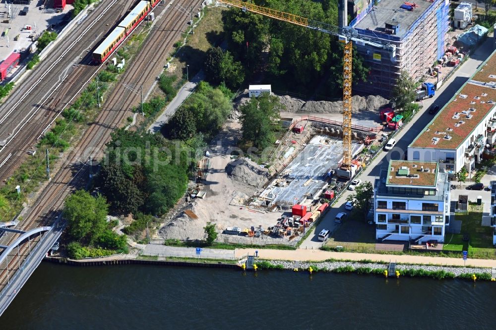 Berlin from above - Construction site for the multi-family residential building on Dora-Benjonin-Park and of Spree in the district Friedrichshain in Berlin, Germany