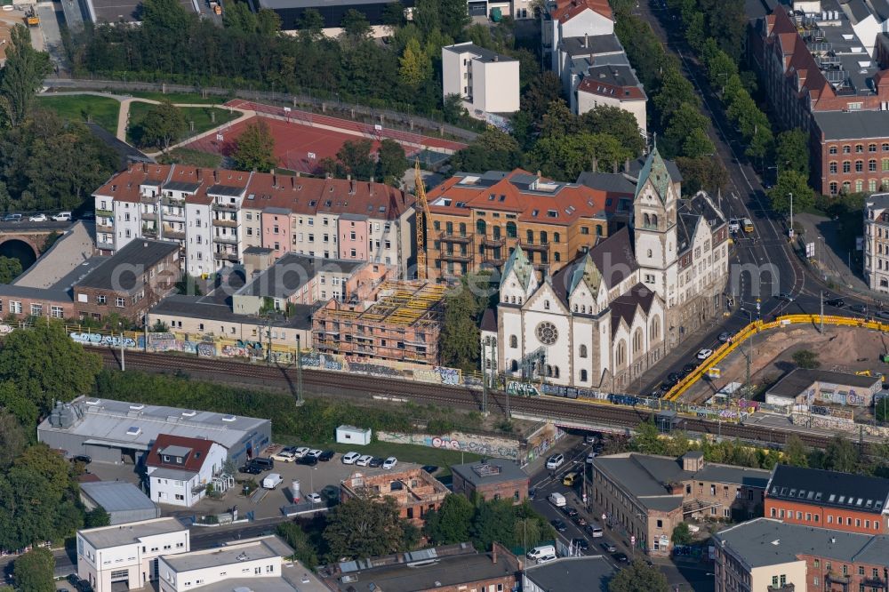 Aerial photograph Leipzig - Construction site for the multi-family residential building on Engertstrasse next to the Liebfrauenkirche in the district Neulindenau in Leipzig in the state Saxony, Germany