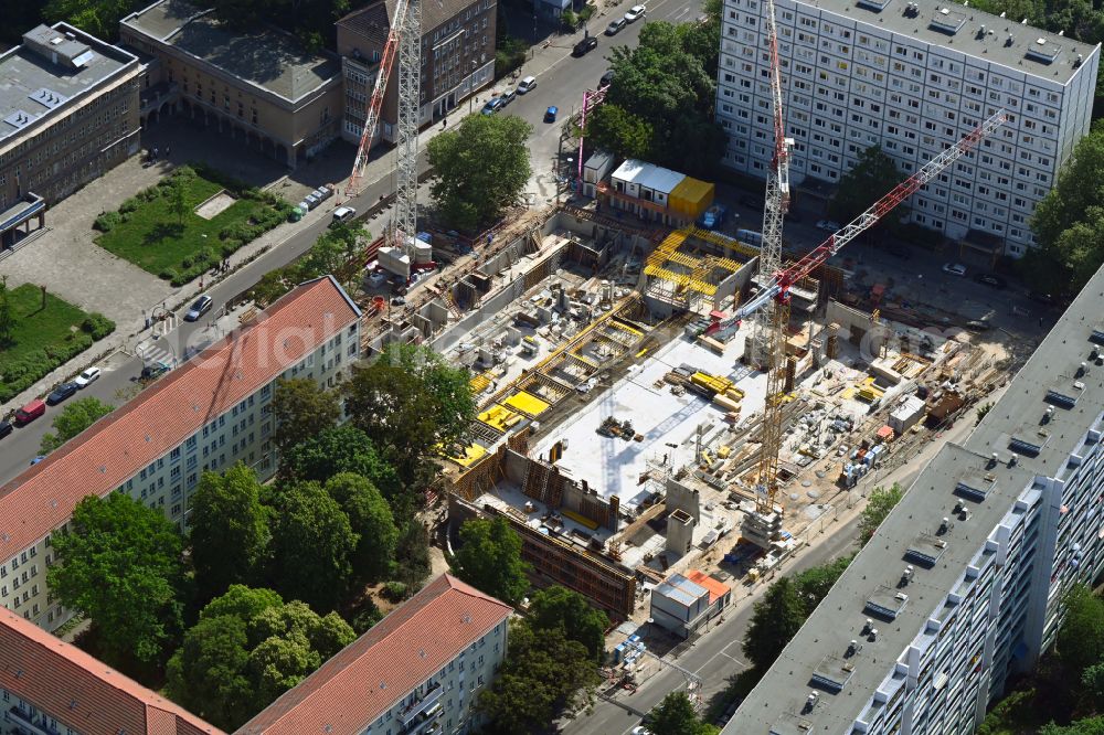 Aerial photograph Berlin - Construction site for the multi-family residential building The Franz Franz-Mehring-Platz in the district Friedrichshain in Berlin, Germany