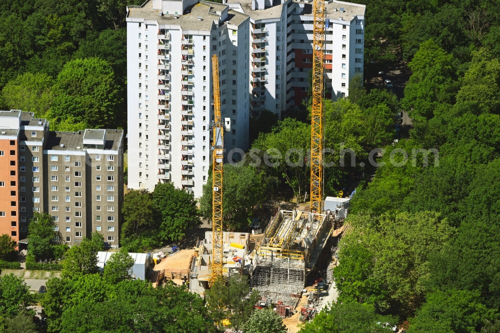 Berlin from the bird's eye view: Construction site for the multi-family residential building on Fritz-Erler-Allee Ecke Agnes-Straub-Weg in the district Buckow in Berlin, Germany