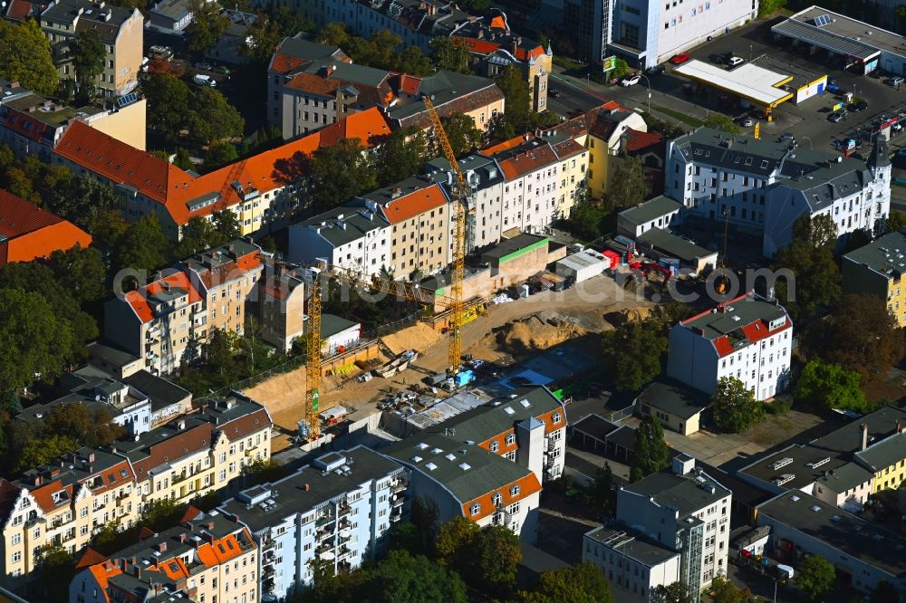 Aerial photograph Berlin - Construction site for the multi-family residential building on Glasower Strasse in the district Neukoelln in Berlin, Germany