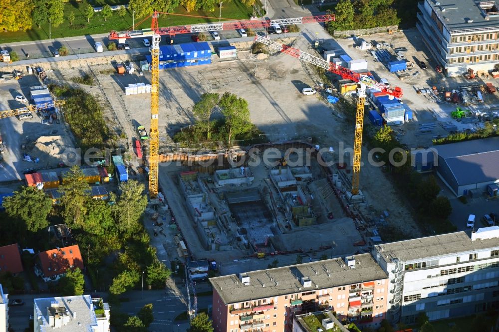 Aerial photograph München - Construction site for the multi-family residential building Hanauer Strasse - Richthofenstrasse in the district Moosach in Munich in the state Bavaria, Germany