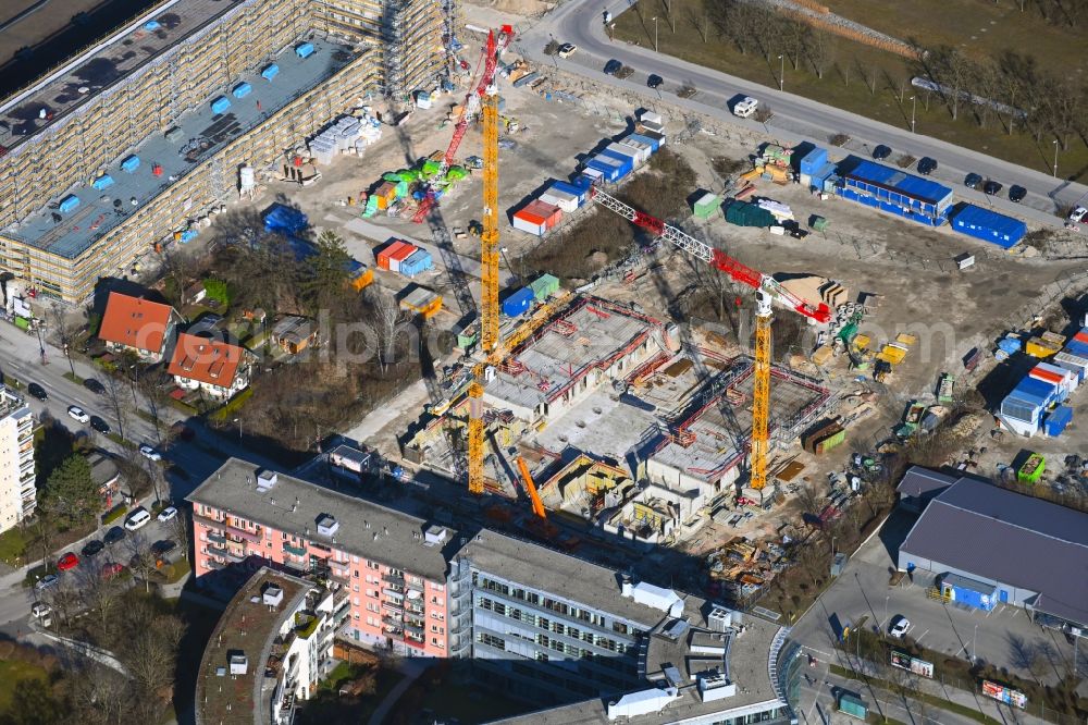 Aerial image München - Construction site for the multi-family residential building Hanauer Strasse - Richthofenstrasse in the district Moosach in Munich in the state Bavaria, Germany