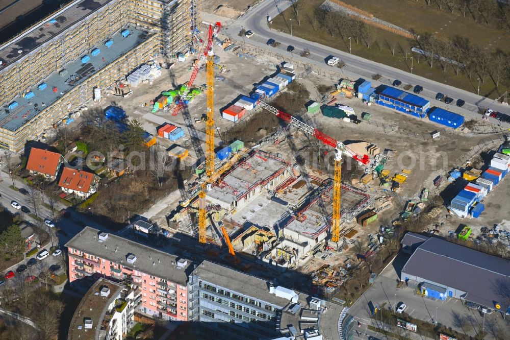 Aerial photograph München - Construction site for the multi-family residential building Hanauer Strasse - Richthofenstrasse in the district Moosach in Munich in the state Bavaria, Germany