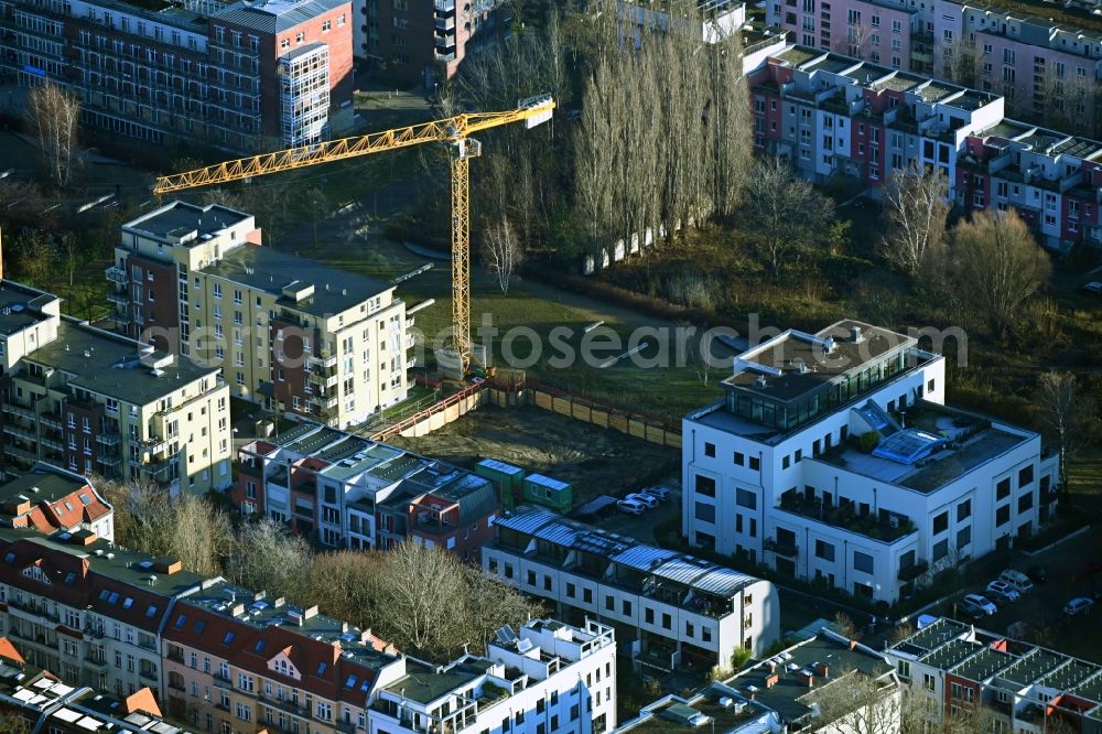 Berlin from above - Construction site for the multi-family residential building Jollenseglertrasse - Engelwiese in the district Friedrichshain in Berlin, Germany