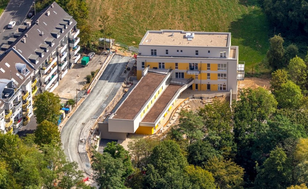 Aerial image Heiligenhaus - Construction site for the multi-family residential building on Kurt-Schumacher-Strasse in Heiligenhaus in the state North Rhine-Westphalia, Germany