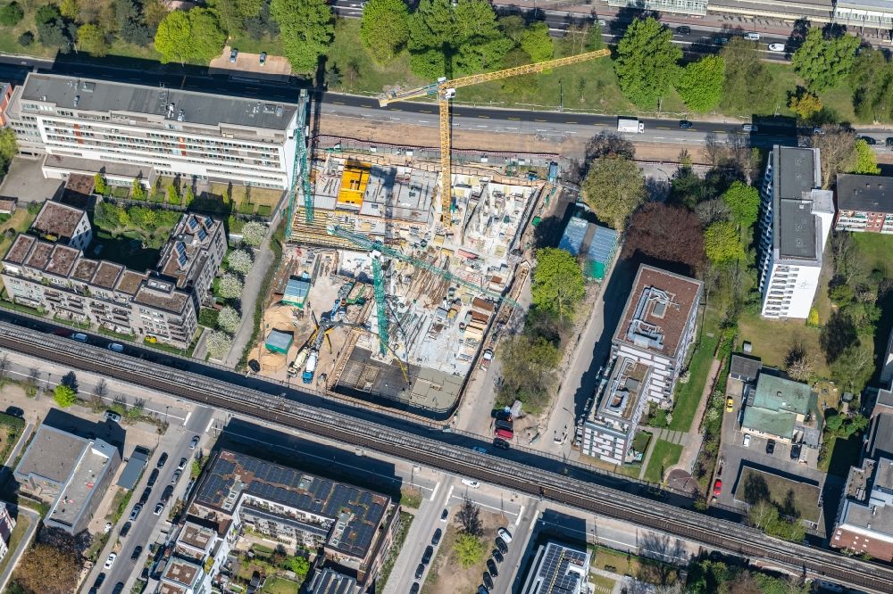 Aerial photograph Hamburg - Construction site for the multi-family residential building Leo-Leistikow-Quartier on Leo-Leistikow-Allee corner Oberaltenallee in the district Barmbek-Sued in Hamburg, Germany